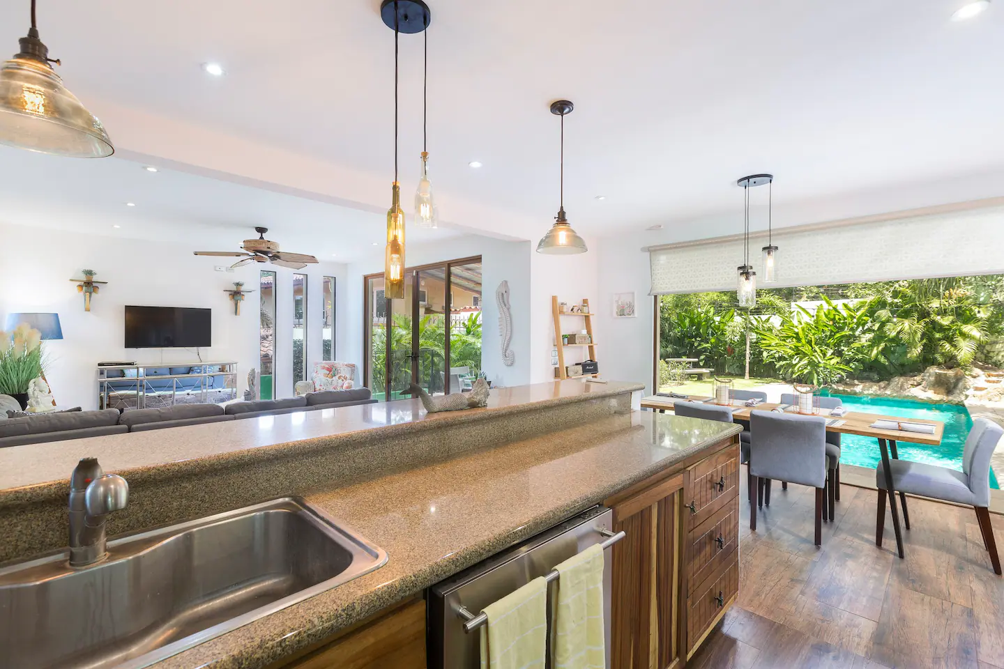 3 bed Single Family Homes For Sale in Tamarindo, Guanacaste - thumb 16