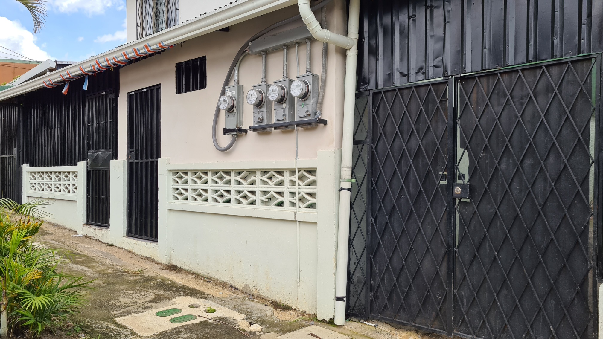 15 bed Commercial For Sale in Desamparados, San Jose - thumb 1