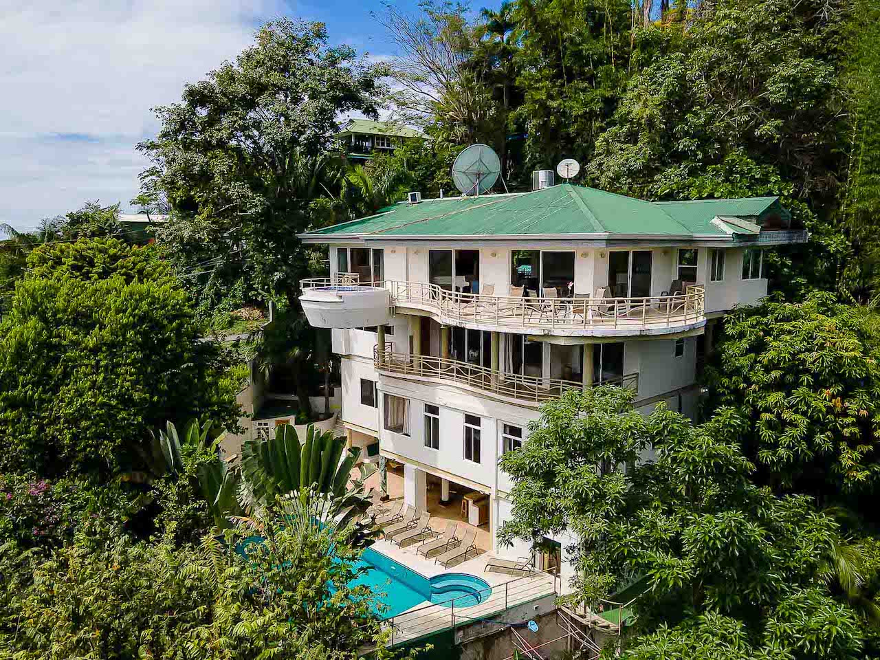 7 bed Single Family Homes For Sale in Manuel Antonio, Puntarenas - thumb 1