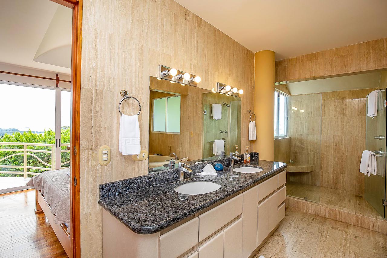7 bed Single Family Homes For Sale in Manuel Antonio, Puntarenas - thumb 18