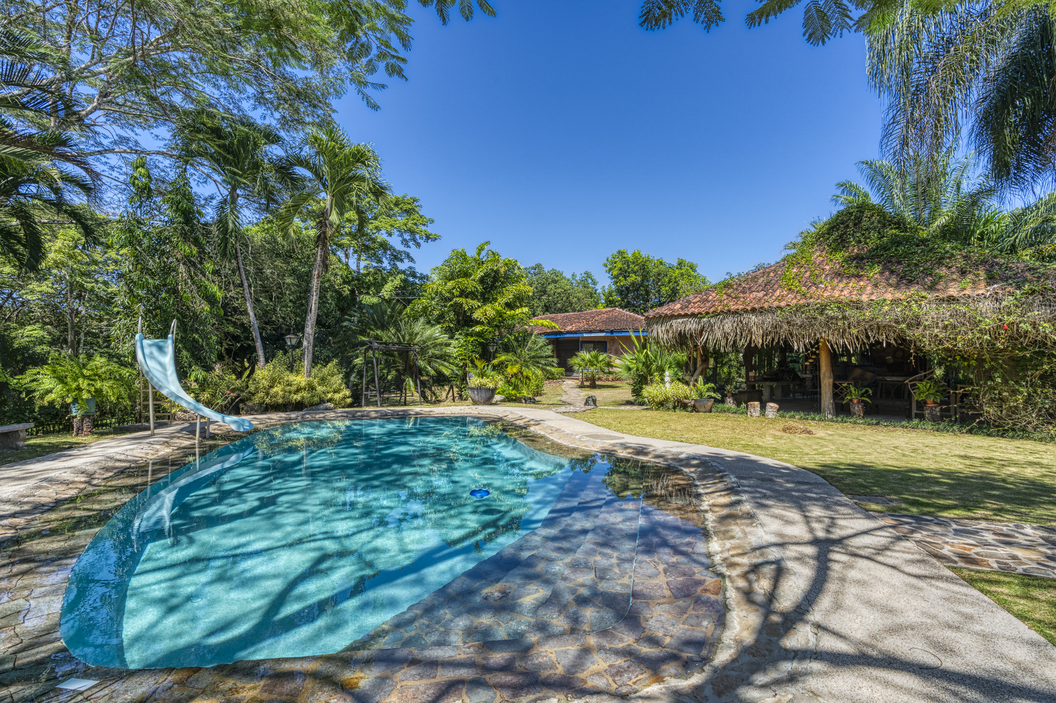 8 bed Single Family Homes For Sale in Abangares, Guanacaste - thumb 3