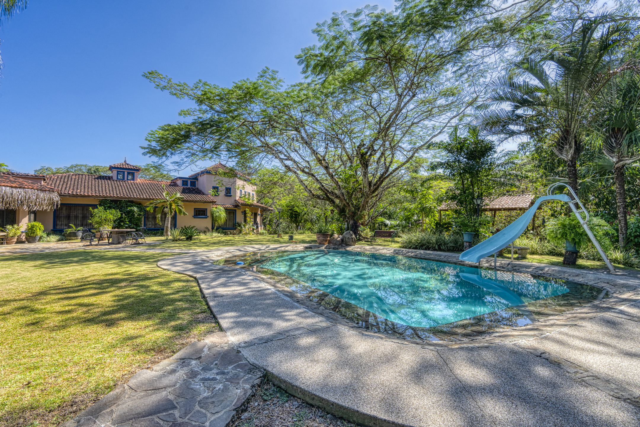 8 bed Single Family Homes For Sale in Abangares, Guanacaste - thumb 1