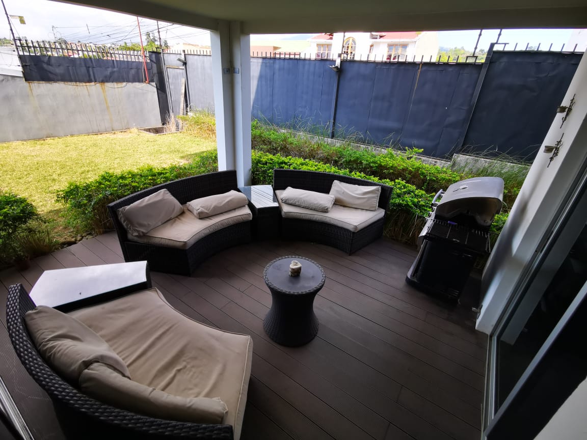 4 bed Single Family Homes For Sale in Curridabat, San Jose - thumb 1