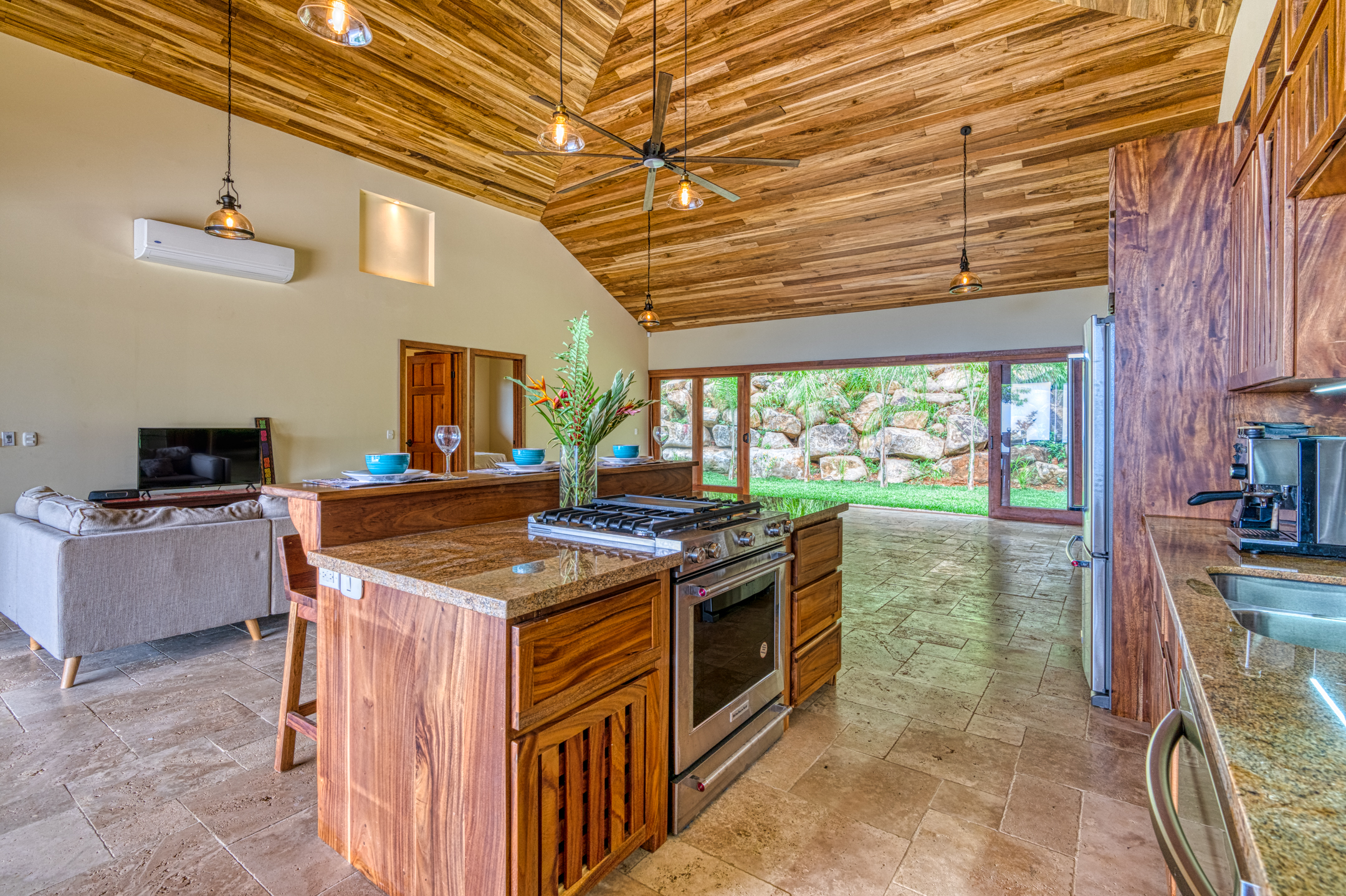 4 bed Single Family Homes For Sale in Dominical, Puntarenas - thumb 25