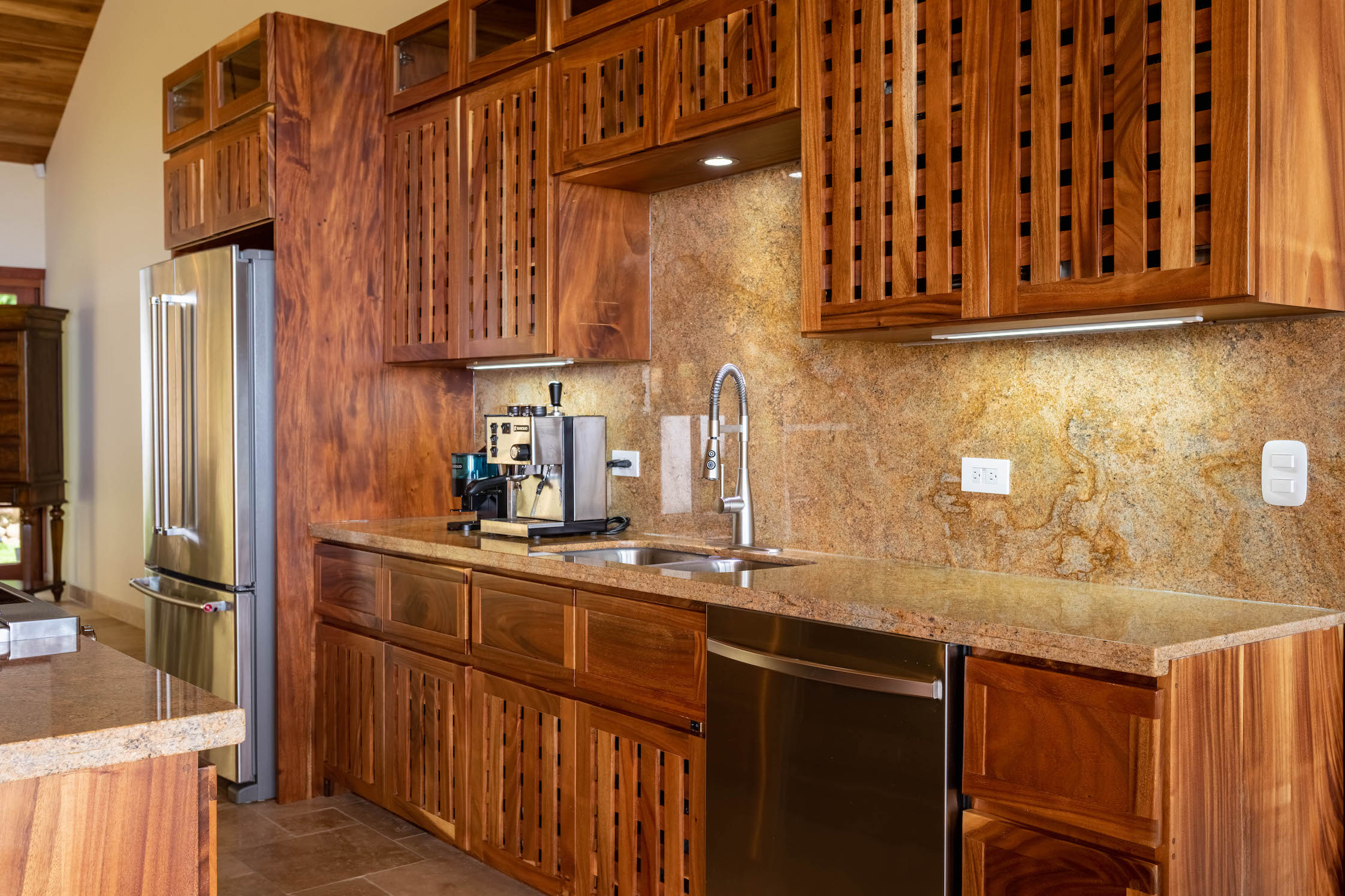 4 bed Single Family Homes For Sale in Dominical, Puntarenas - thumb 27