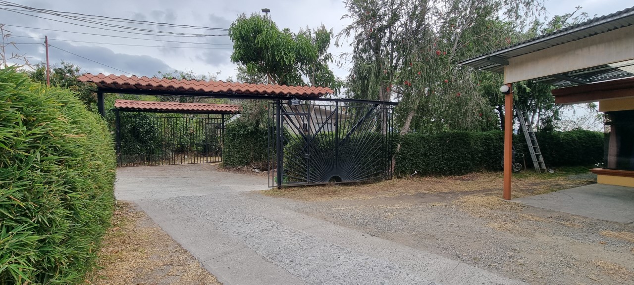 4 bed Single Family Homes For Sale in San Jose, San Jose - thumb 1