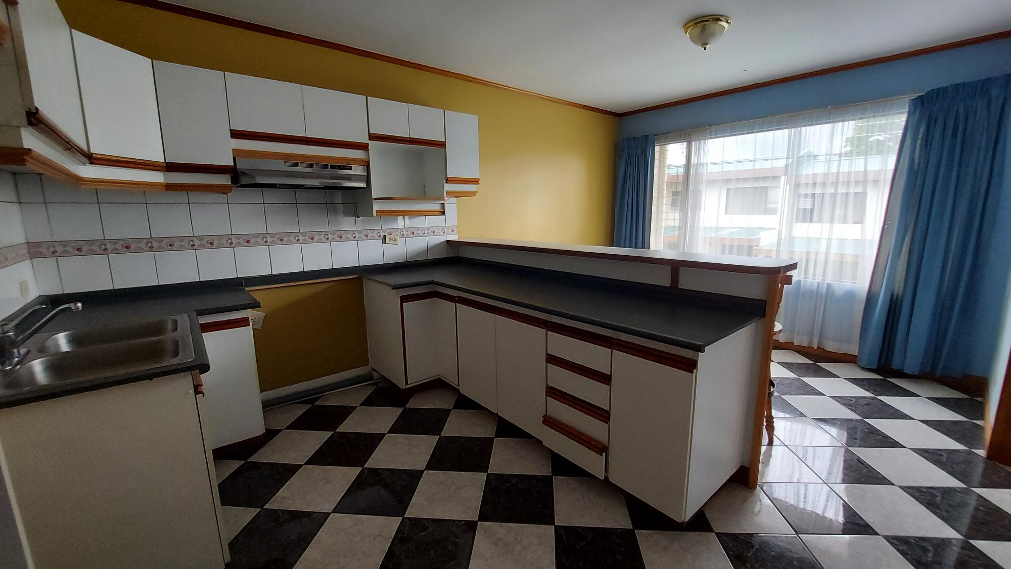 3 bed Single Family Homes For Sale in Curridabat, San Jose - thumb 8