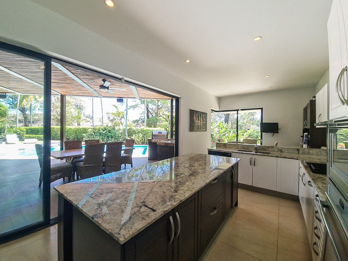 5 bed Single Family Homes For Sale in La Guacima, Alajuela - thumb 11