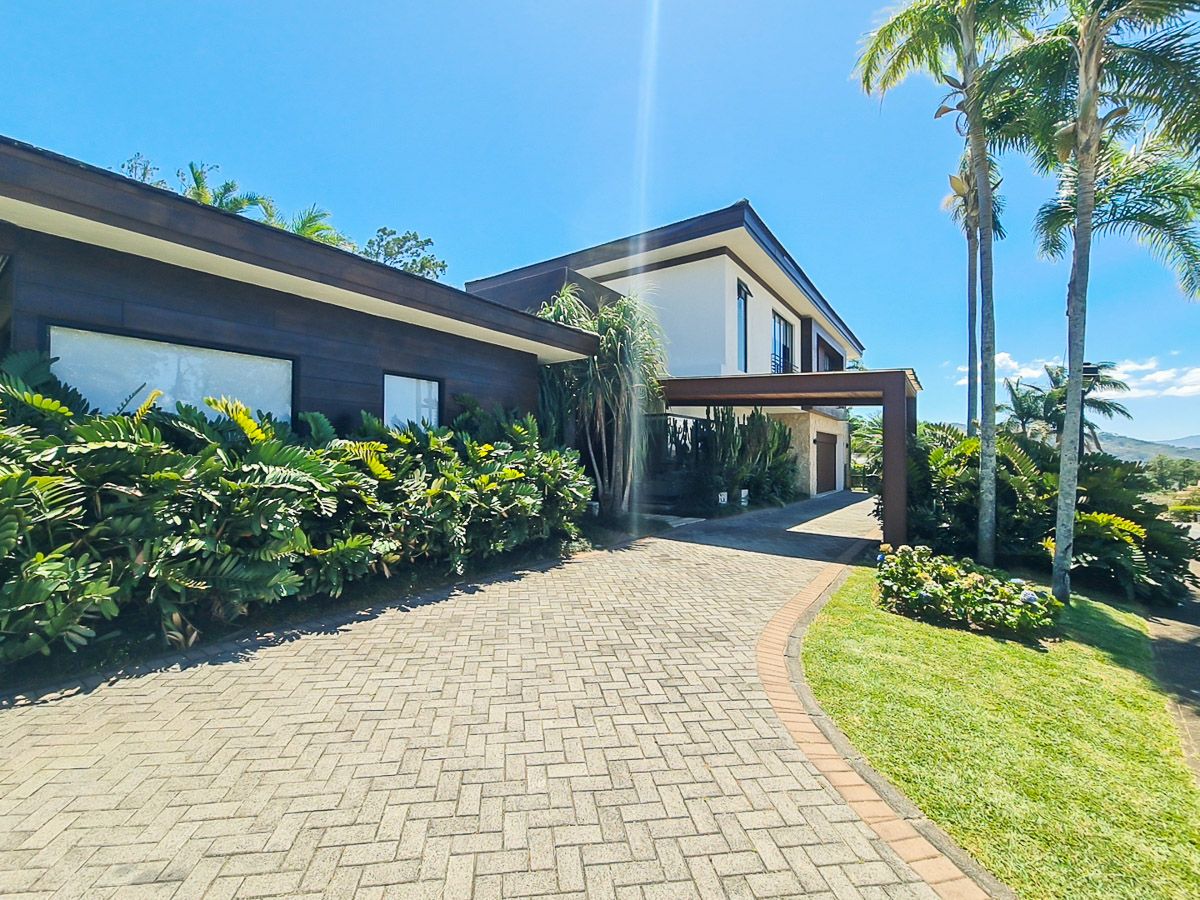 5 bed Single Family Homes For Sale in La Guacima, Alajuela - thumb 8