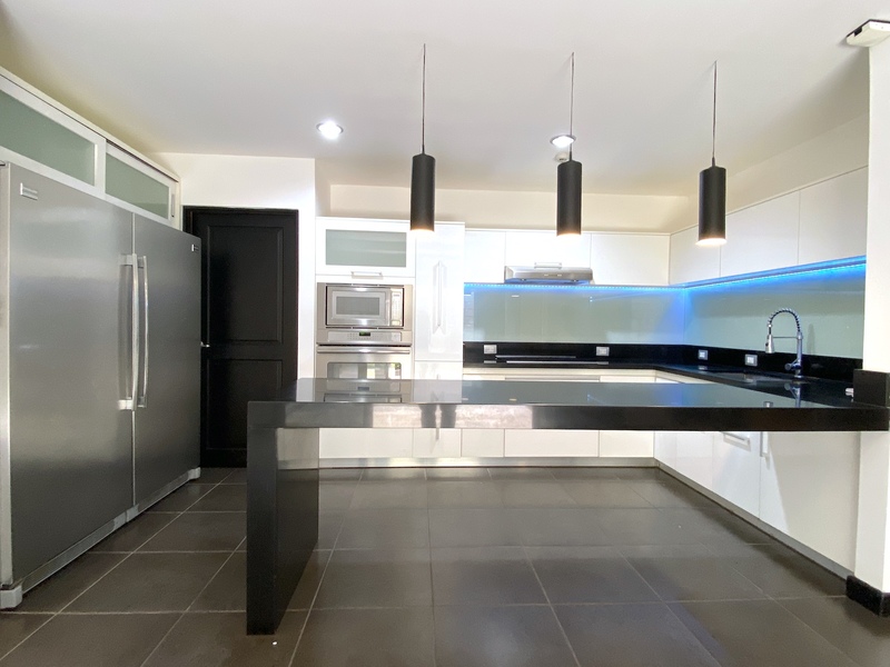 3 bed Single Family Homes For Sale in Santa Ana, San Jose - 1