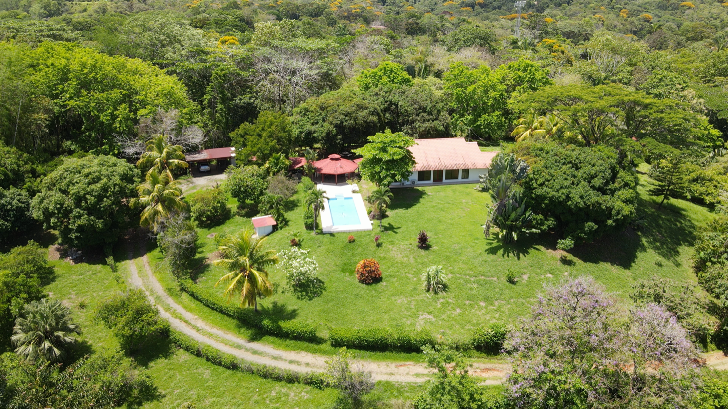 4 bed Single Family Homes For Sale in Ojochal, Puntarenas - thumb 2