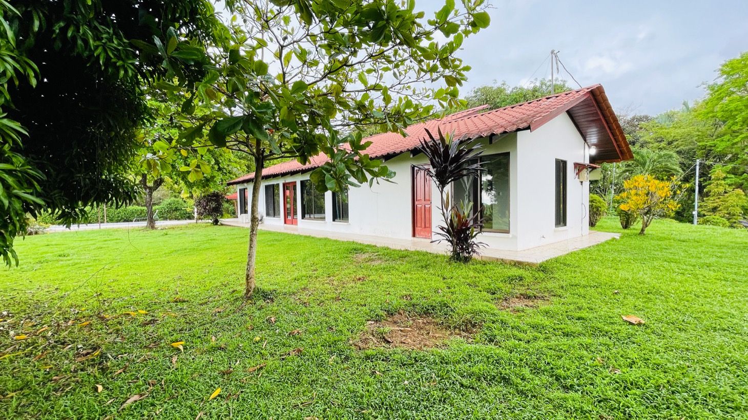 4 bed Single Family Homes For Sale in Ojochal, Puntarenas - thumb 6