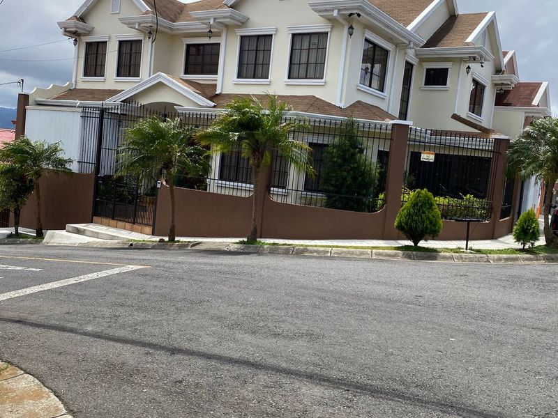 4 bed Single Family Homes For Sale in Moravia, San Jose - 1