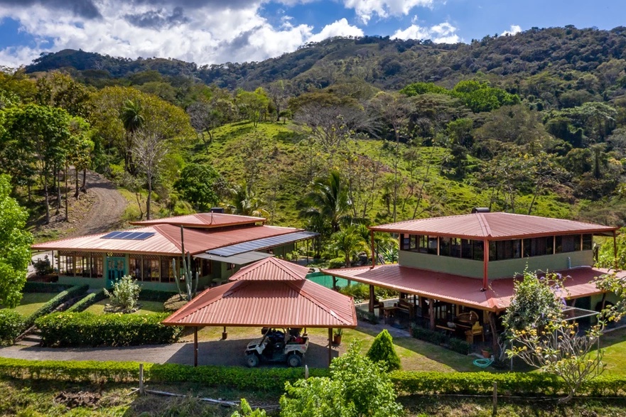 8 bed Commercial For Sale in Atenas, Alajuela - thumb 1