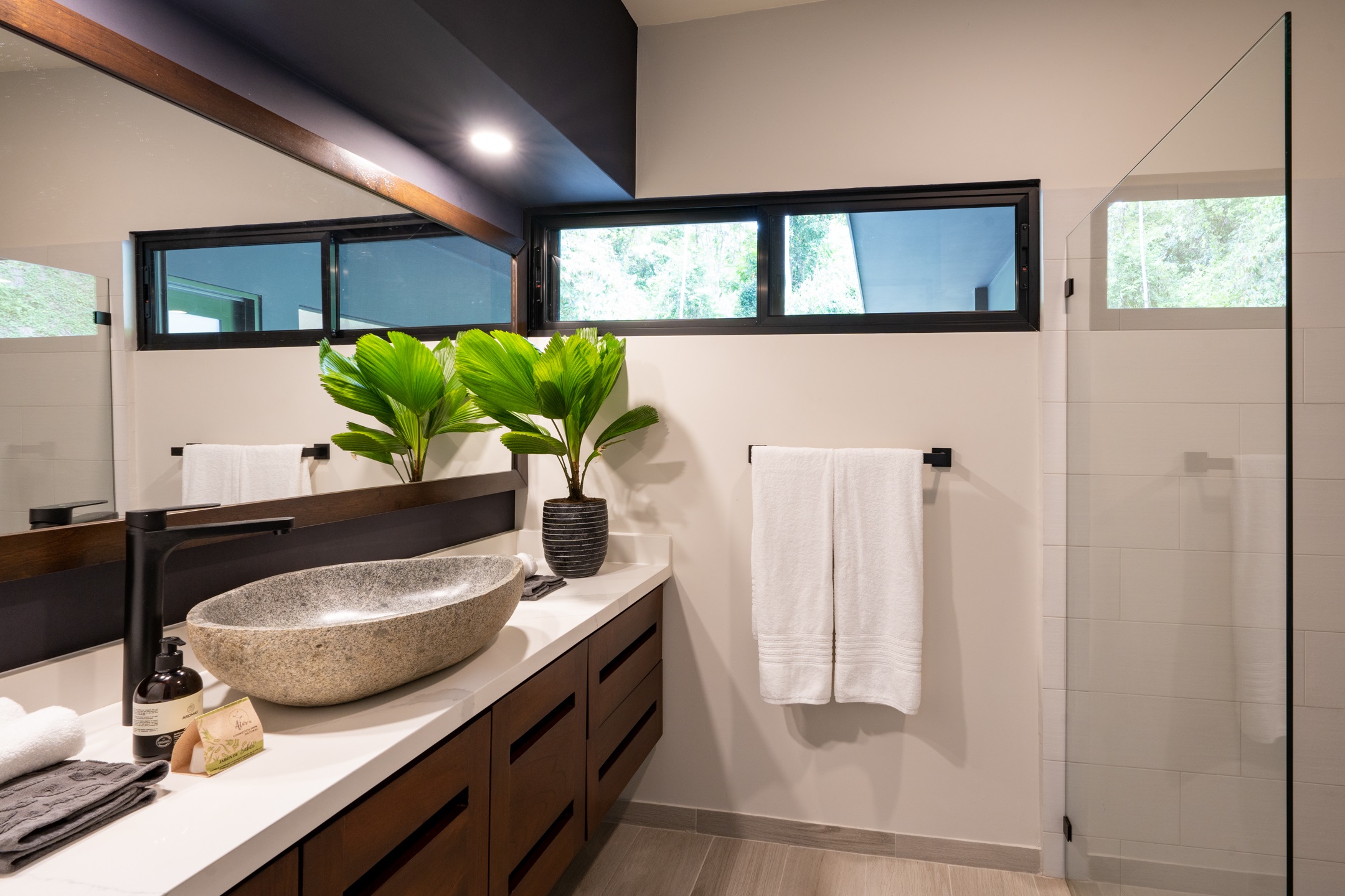 3 bed Single Family Homes For Rent in Dominical, Puntarenas - thumb 29