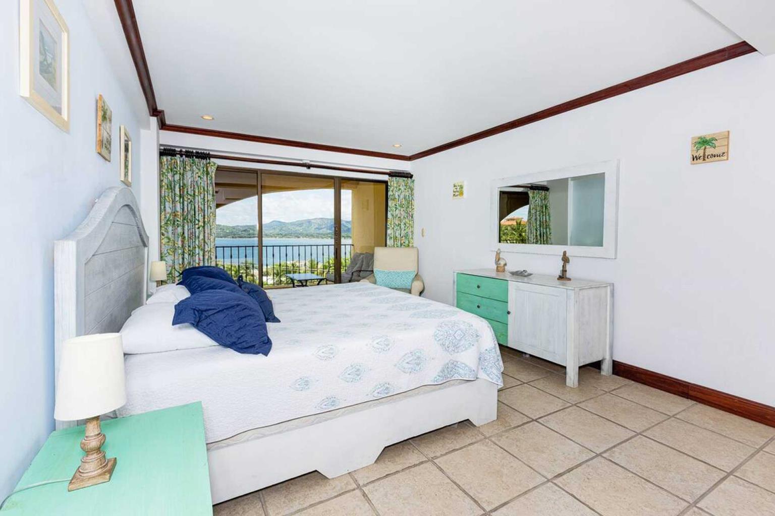 2 bed Condo For Sale in Playa Flamingo, Guanacaste - thumb 1