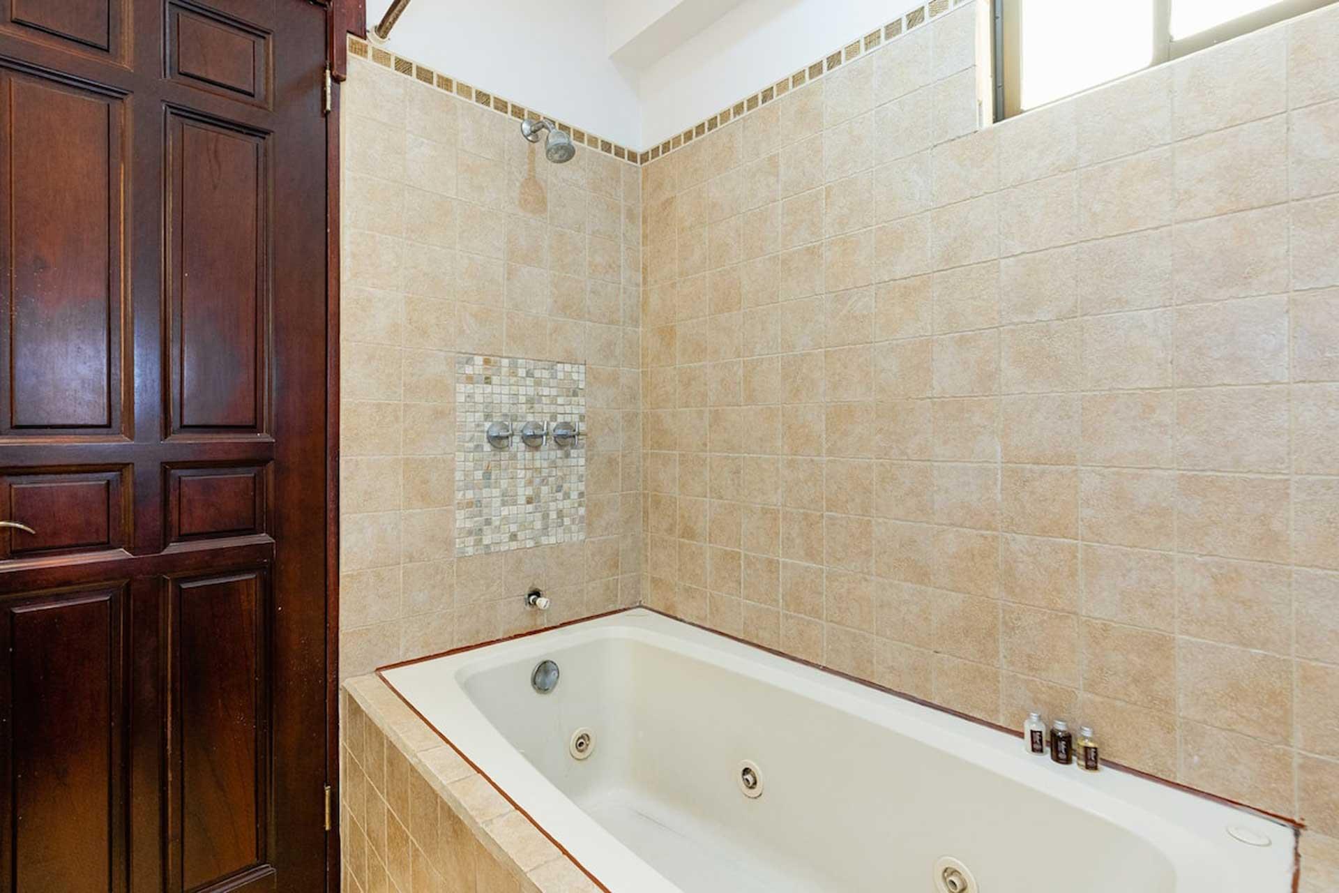 2 bed Condo For Sale in Playa Flamingo, Guanacaste - thumb 21