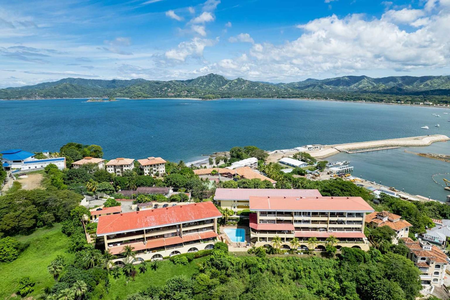 2 bed Condo For Sale in Playa Flamingo, Guanacaste - thumb 16