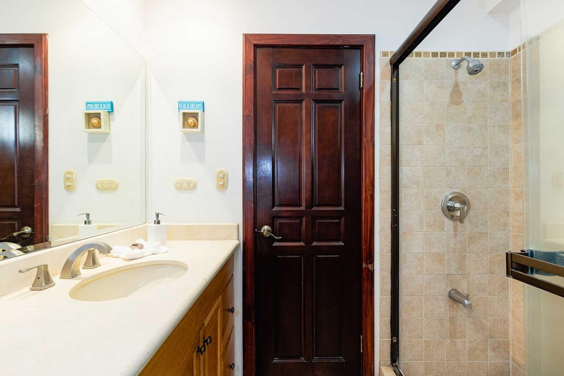 2 bed Condo For Sale in Playa Flamingo, Guanacaste - thumb 22