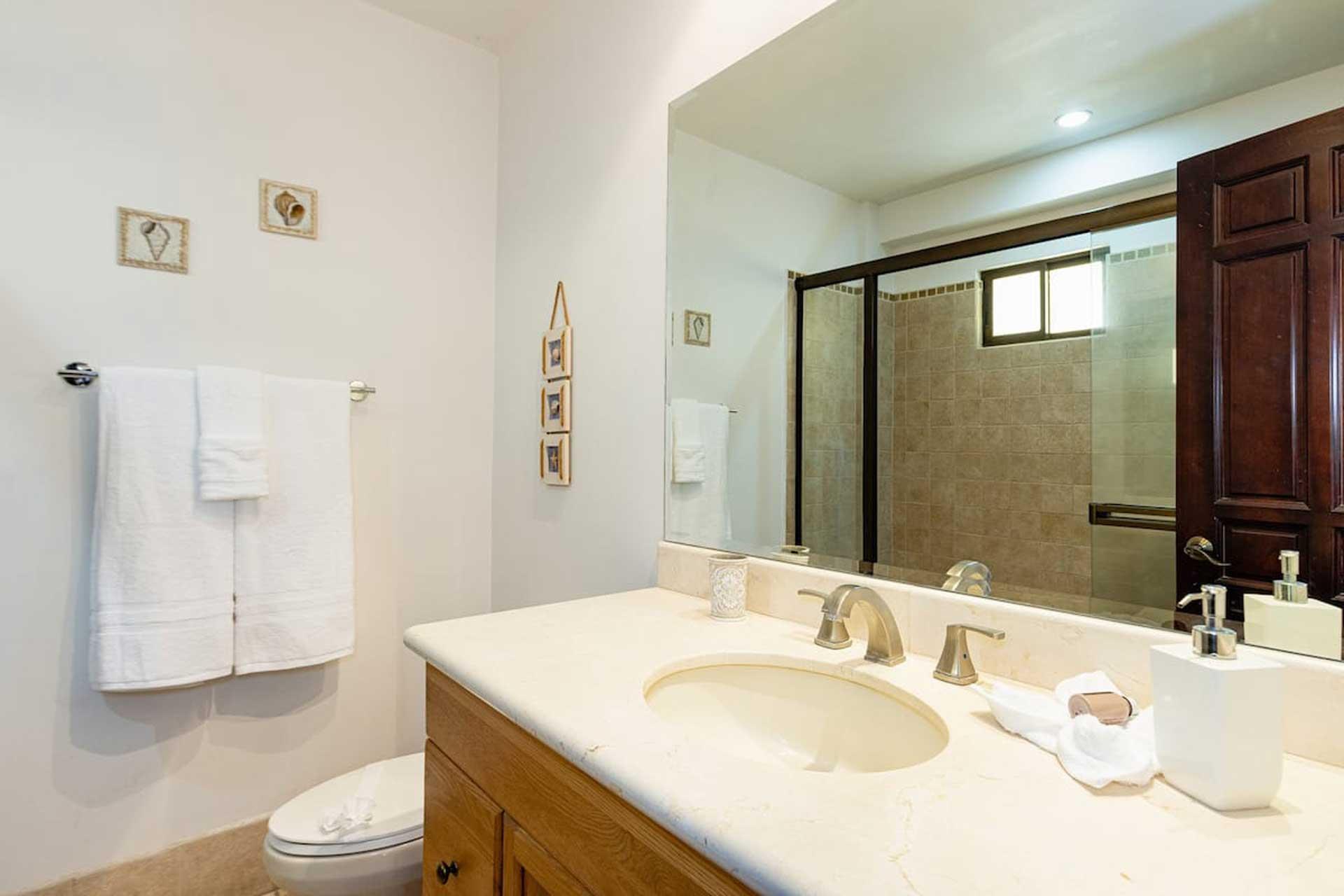 2 bed Condo For Sale in Playa Flamingo, Guanacaste - thumb 20