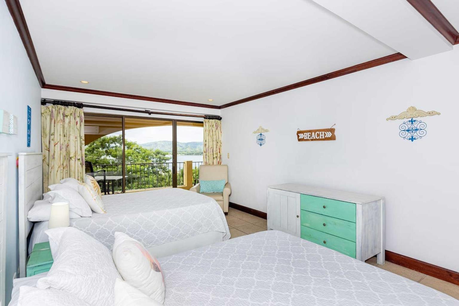 2 bed Condo For Sale in Playa Flamingo, Guanacaste - thumb 19