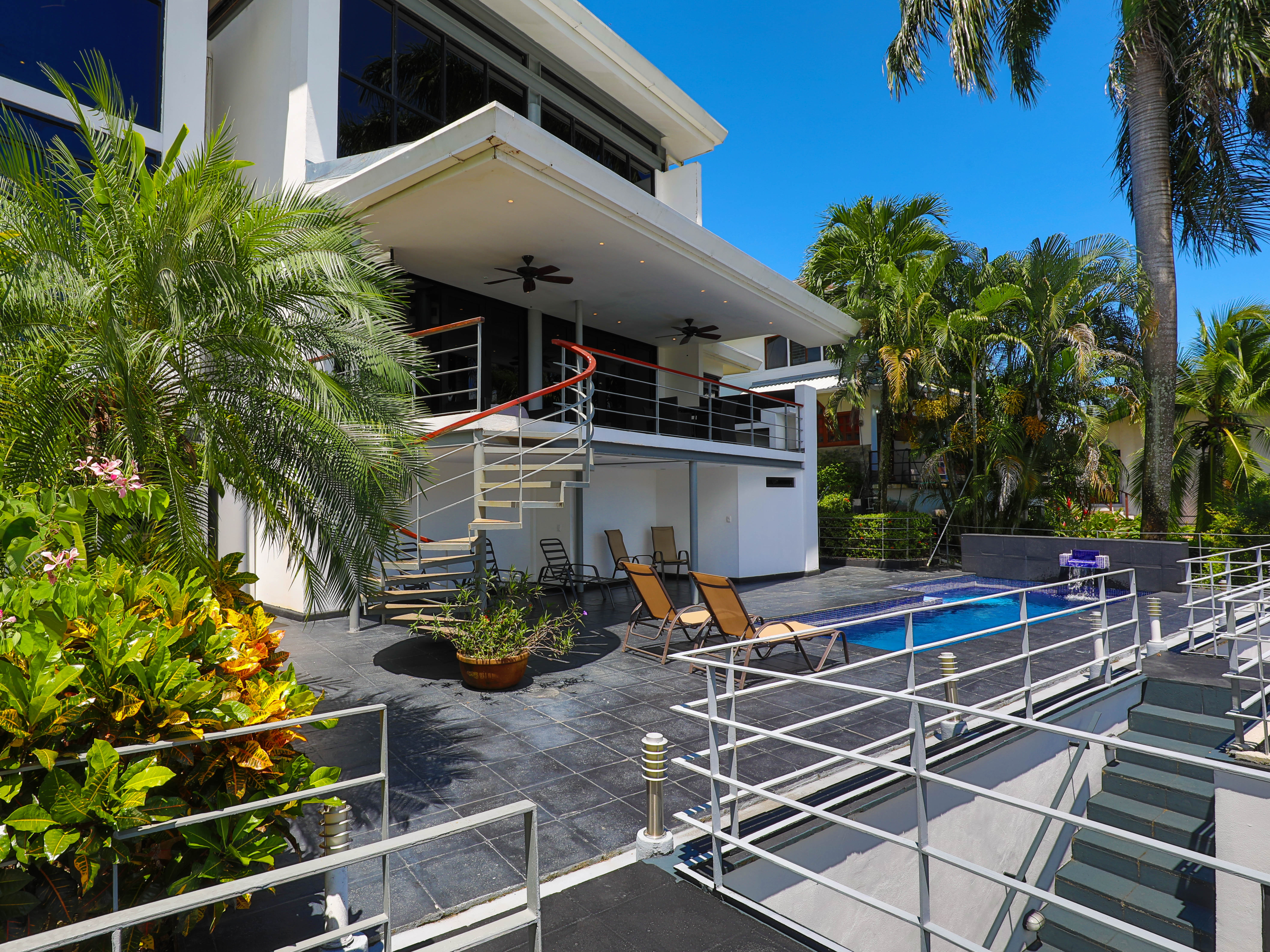 6 bed Single Family Homes For Sale in Manuel Antonio, Puntarenas - thumb 15