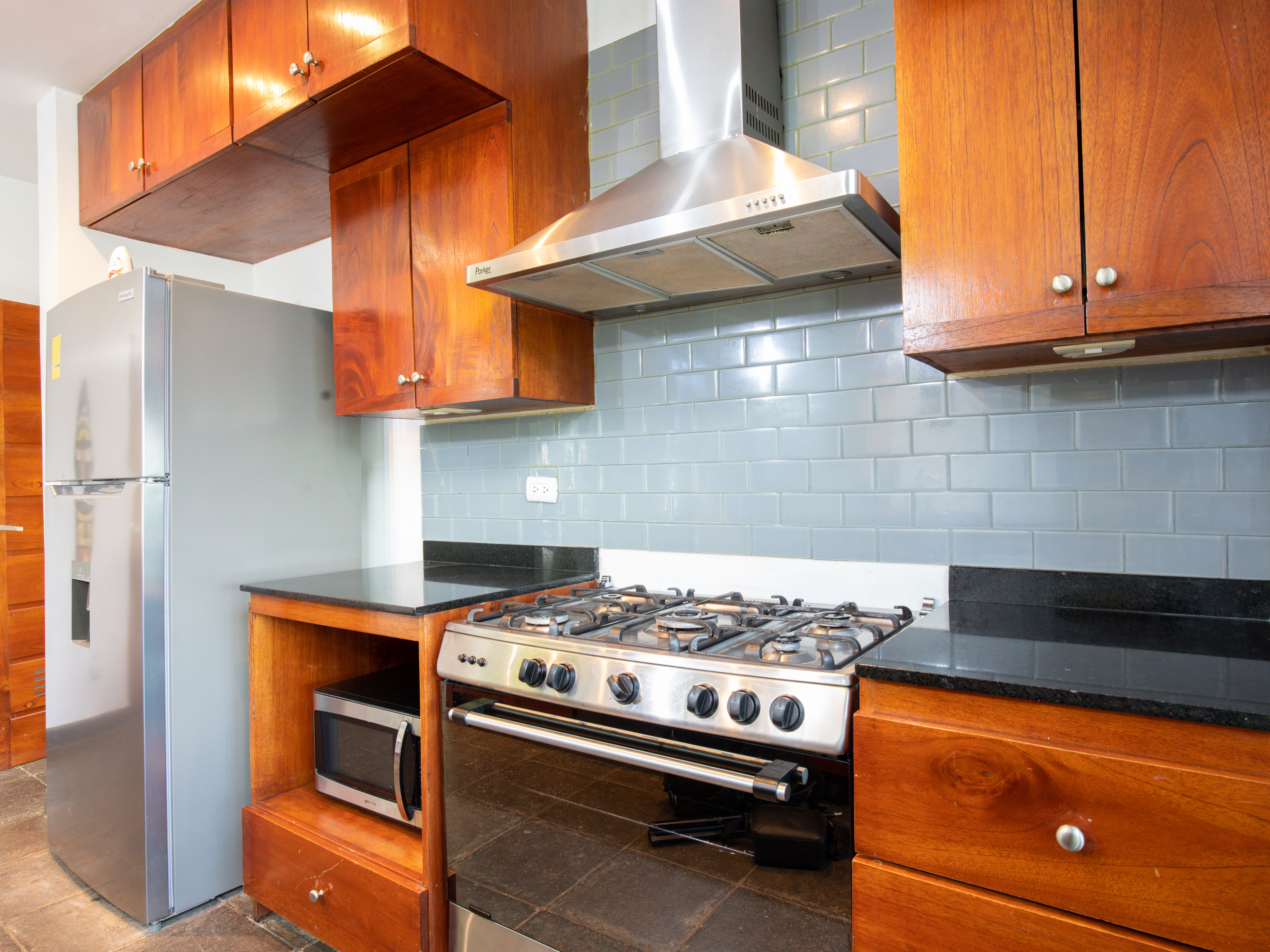 6 bed Single Family Homes For Sale in Manuel Antonio, Puntarenas - thumb 5