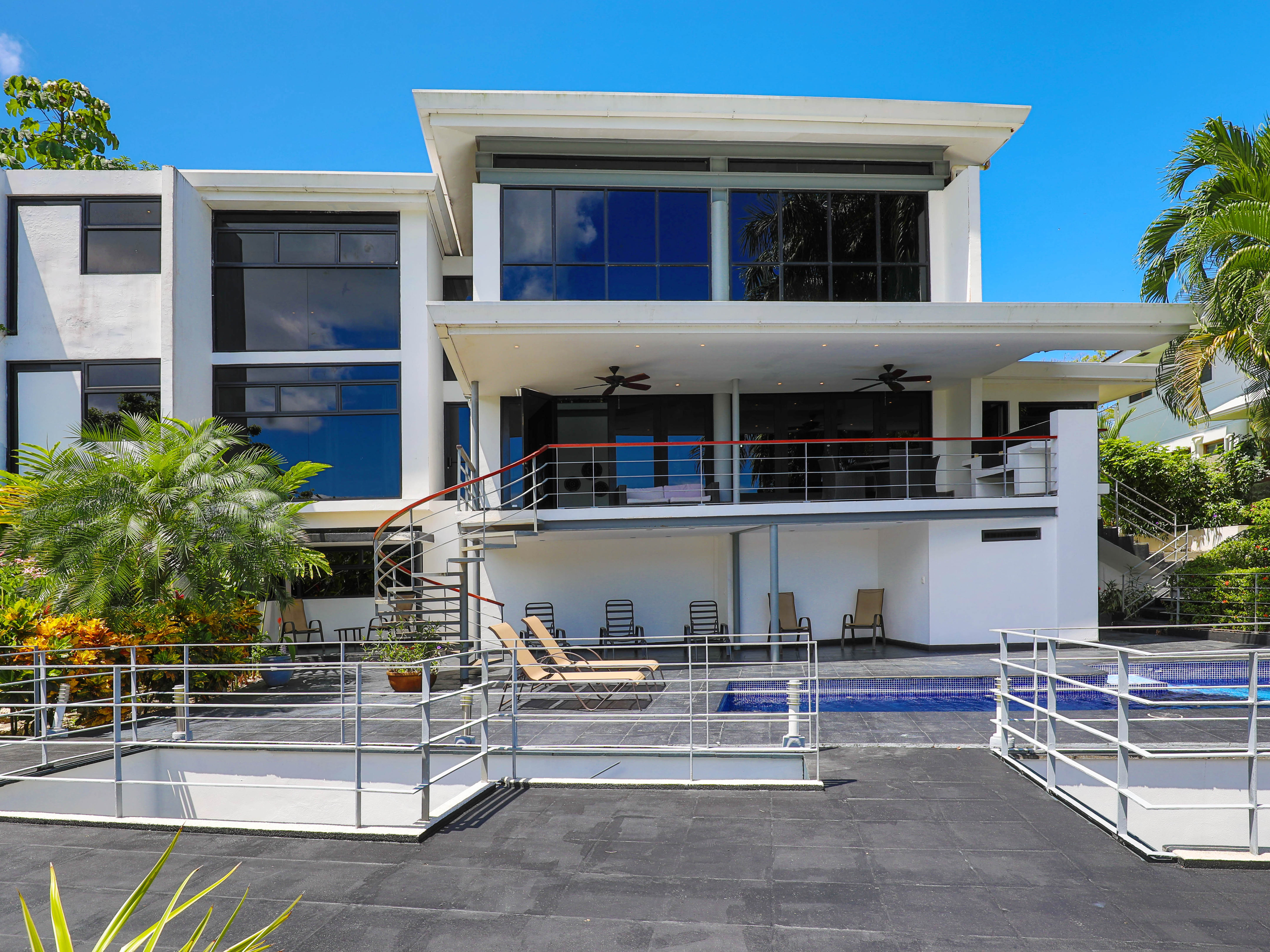 6 bed Single Family Homes For Sale in Manuel Antonio, Puntarenas - thumb 10