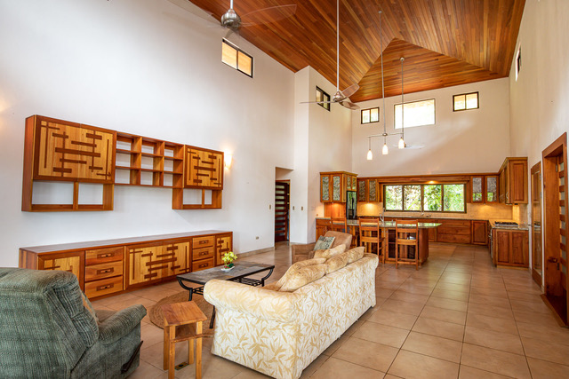 5 bed Single Family Homes For Sale in Tinamastes, San Jose - thumb 16