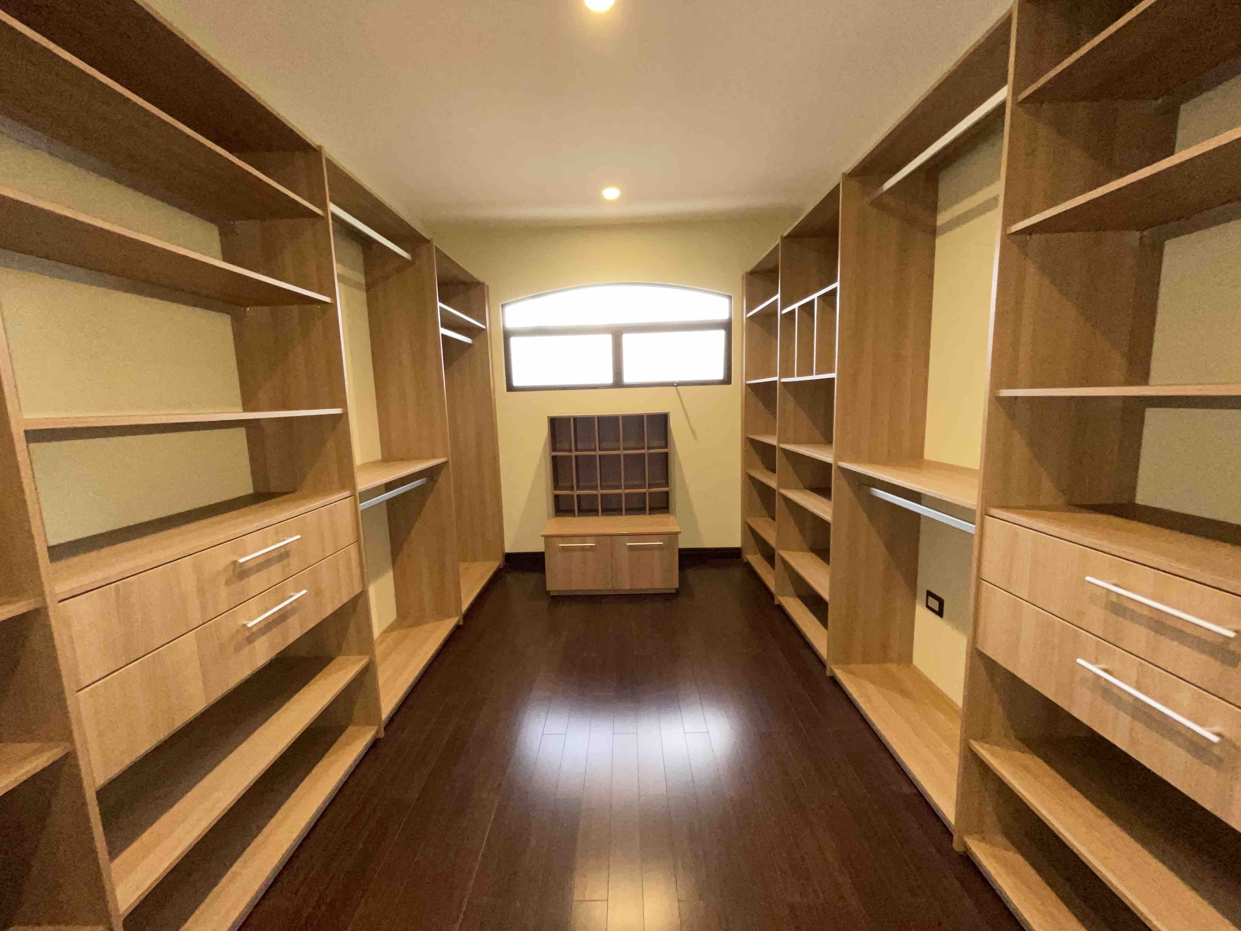 4 bed Single Family Homes For Sale in San Rafael, Heredia - thumb 14