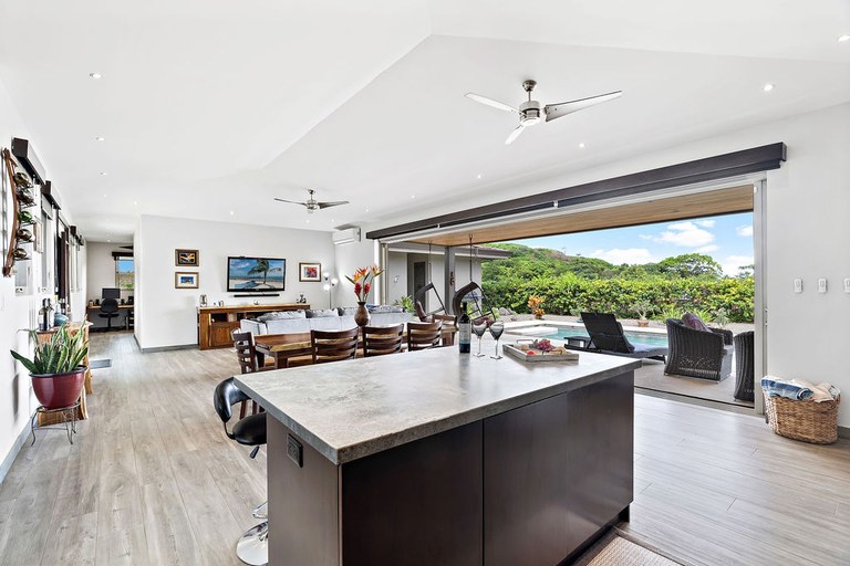 3 bed Single Family Homes For Sale in Playa Flamingo, Guanacaste - thumb 20