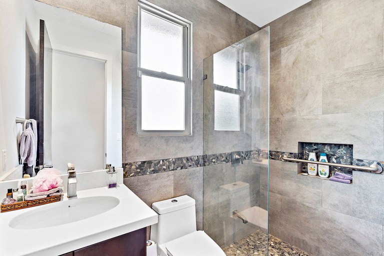 3 bed Single Family Homes For Sale in Playa Flamingo, Guanacaste - thumb 11