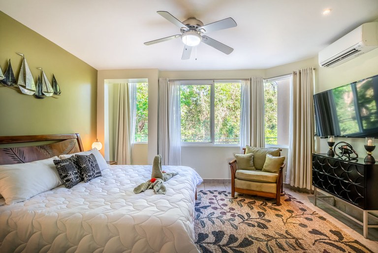 2 bed Condo For Sale in Playa Potrero, Guanacaste - thumb 2