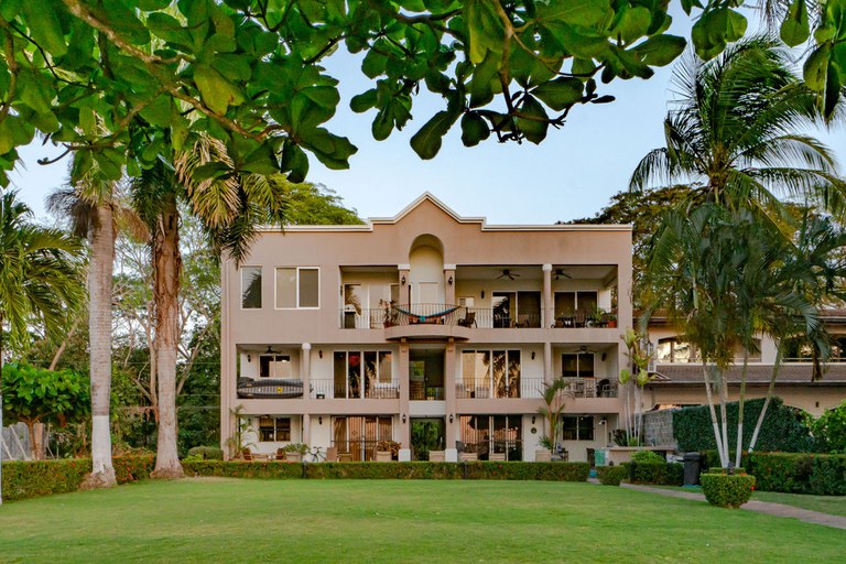 2 bed Condo For Sale in Playa Potrero, Guanacaste - thumb 22