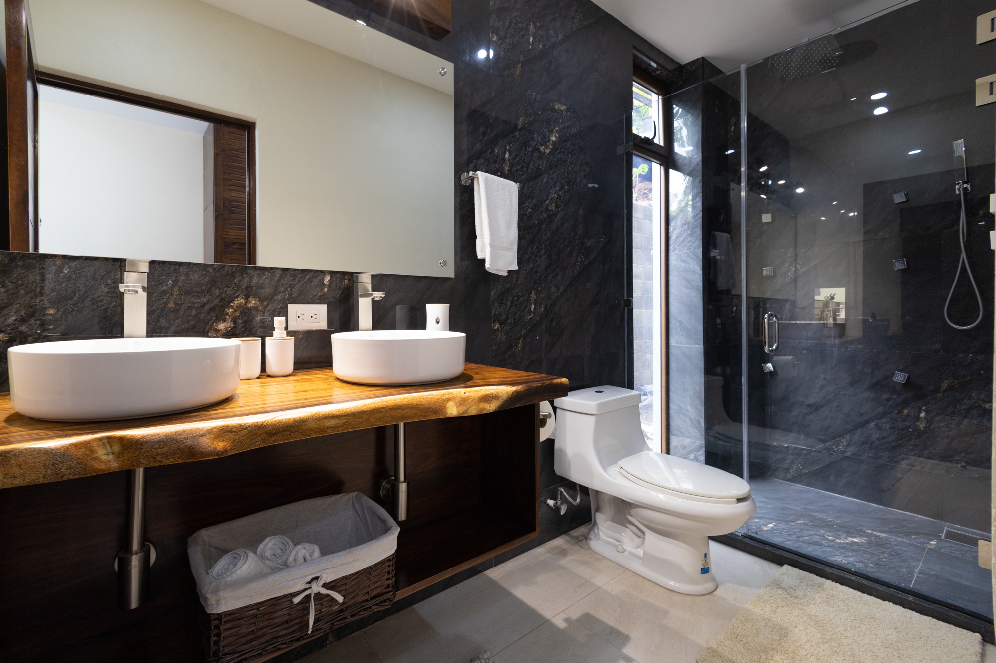 4 bed Single Family Homes For Sale in Jaco, Puntarenas - thumb 16