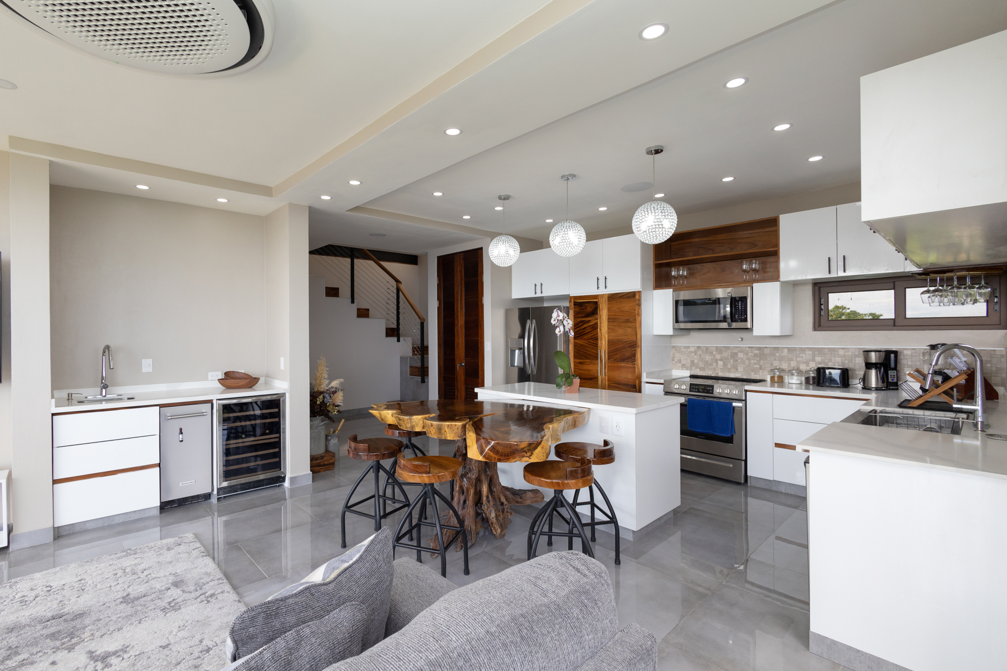 4 bed Single Family Homes For Sale in Jaco, Puntarenas - thumb 6