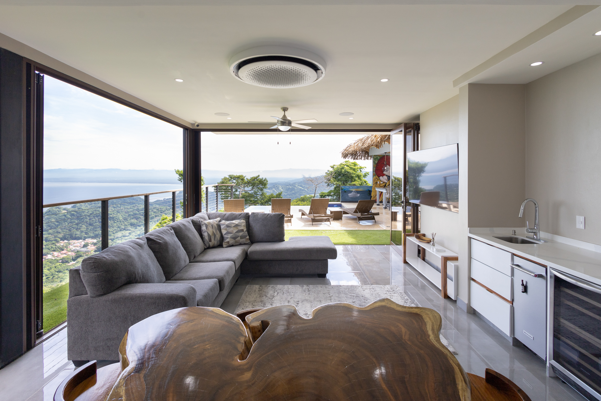 4 bed Single Family Homes For Sale in Jaco, Puntarenas - thumb 11