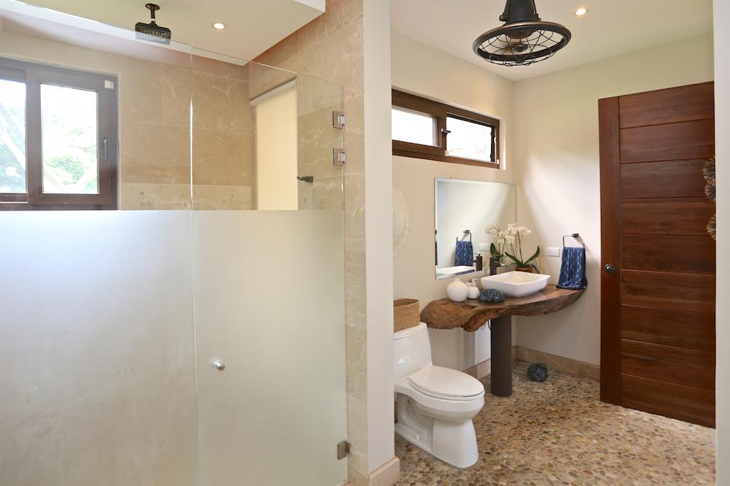 4 bed Single Family Homes For Sale in Playas Del Coco, Guanacaste - thumb 23