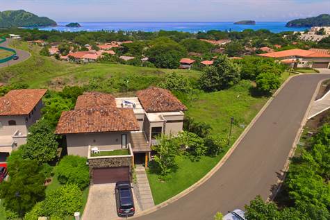 4 bed Single Family Homes For Sale in Playas Del Coco, Guanacaste - thumb 7