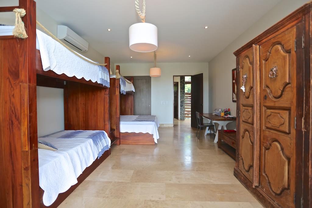 4 bed Single Family Homes For Sale in Playas Del Coco, Guanacaste - thumb 10