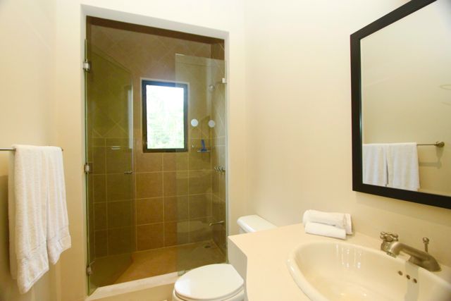 4 bed Single Family Homes For Sale in Tamarindo, Guanacaste - thumb 20