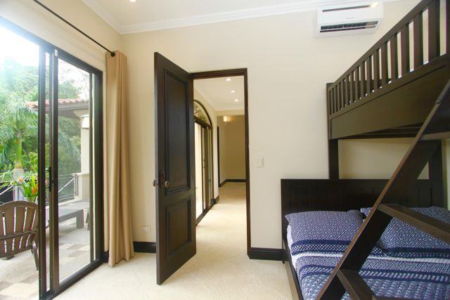 4 bed Single Family Homes For Sale in Tamarindo, Guanacaste - thumb 18