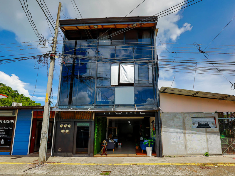 6 bed Single Family Homes For Sale in Quepos, Puntarenas - 1