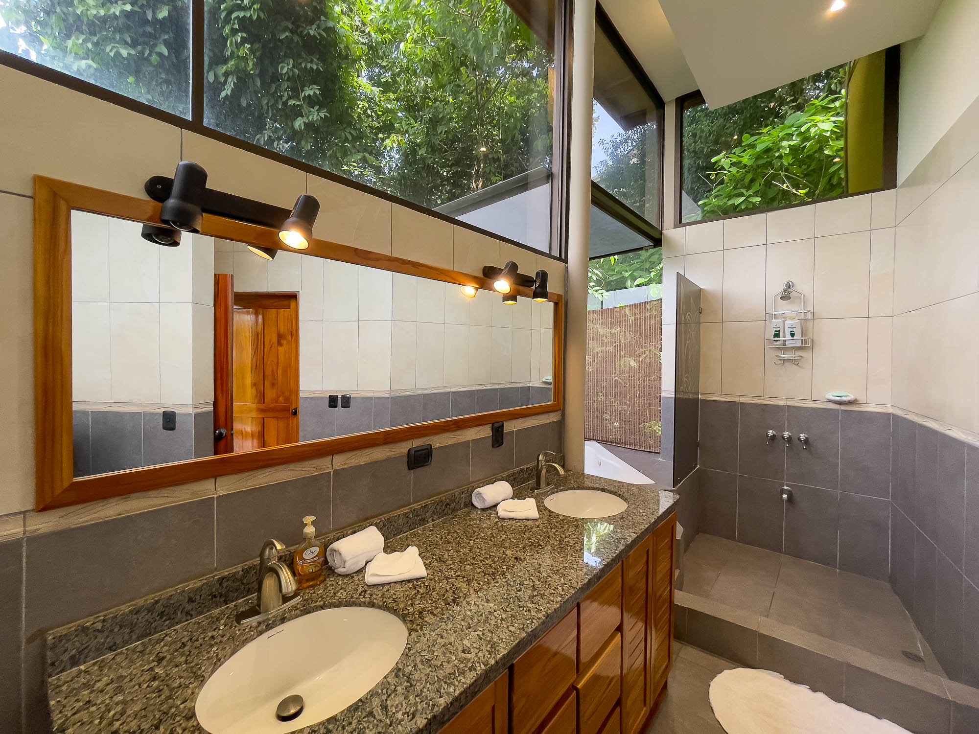 3 bed Single Family Homes For Sale in Manuel Antonio, Puntarenas - thumb 24