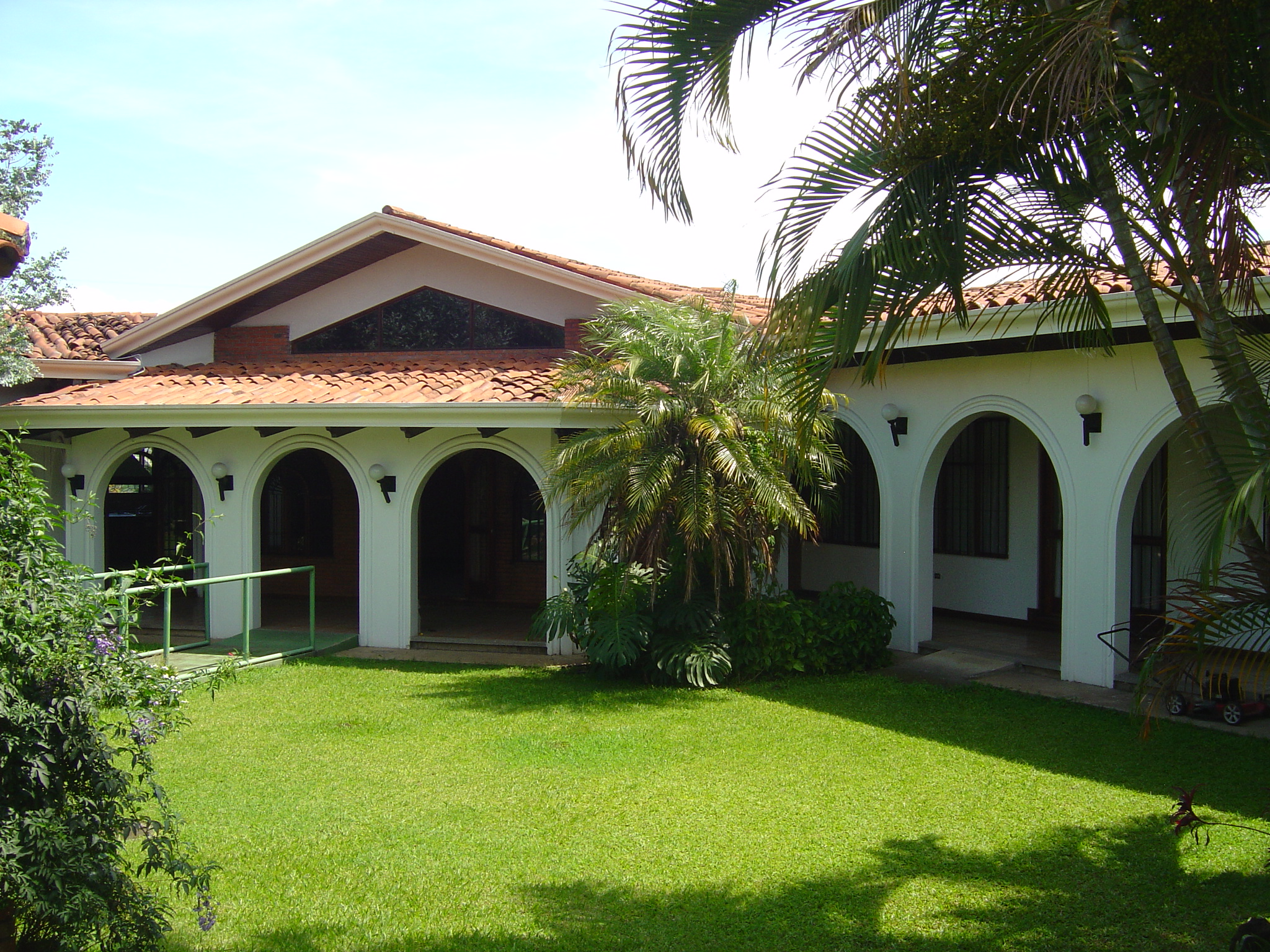 4 bed Single Family Homes For Sale in La Uruca, San Jose - thumb 2