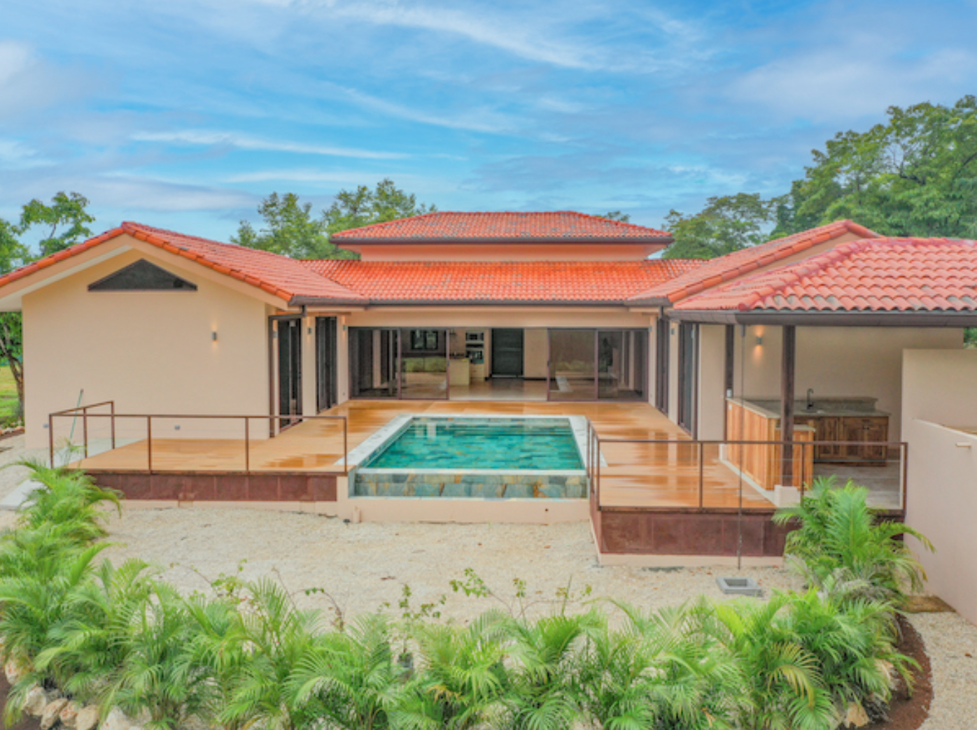 4 bed Single Family Homes For Sale in Tamarindo, Guanacaste - thumb 1