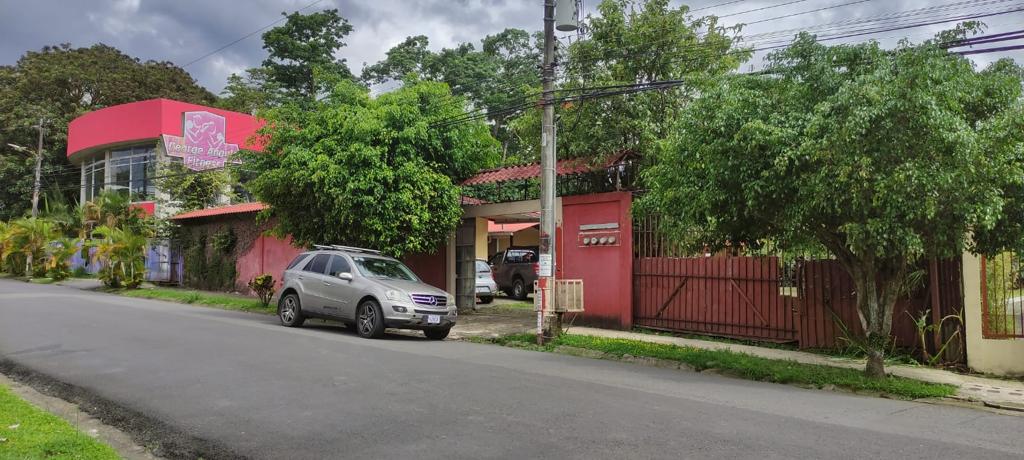 3 bed Single Family Homes For Sale in Curridabat, San Jose - thumb 3