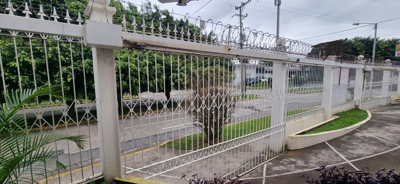 3 bed Single Family Homes For Sale in Los Yoses, San Jose - thumb 3