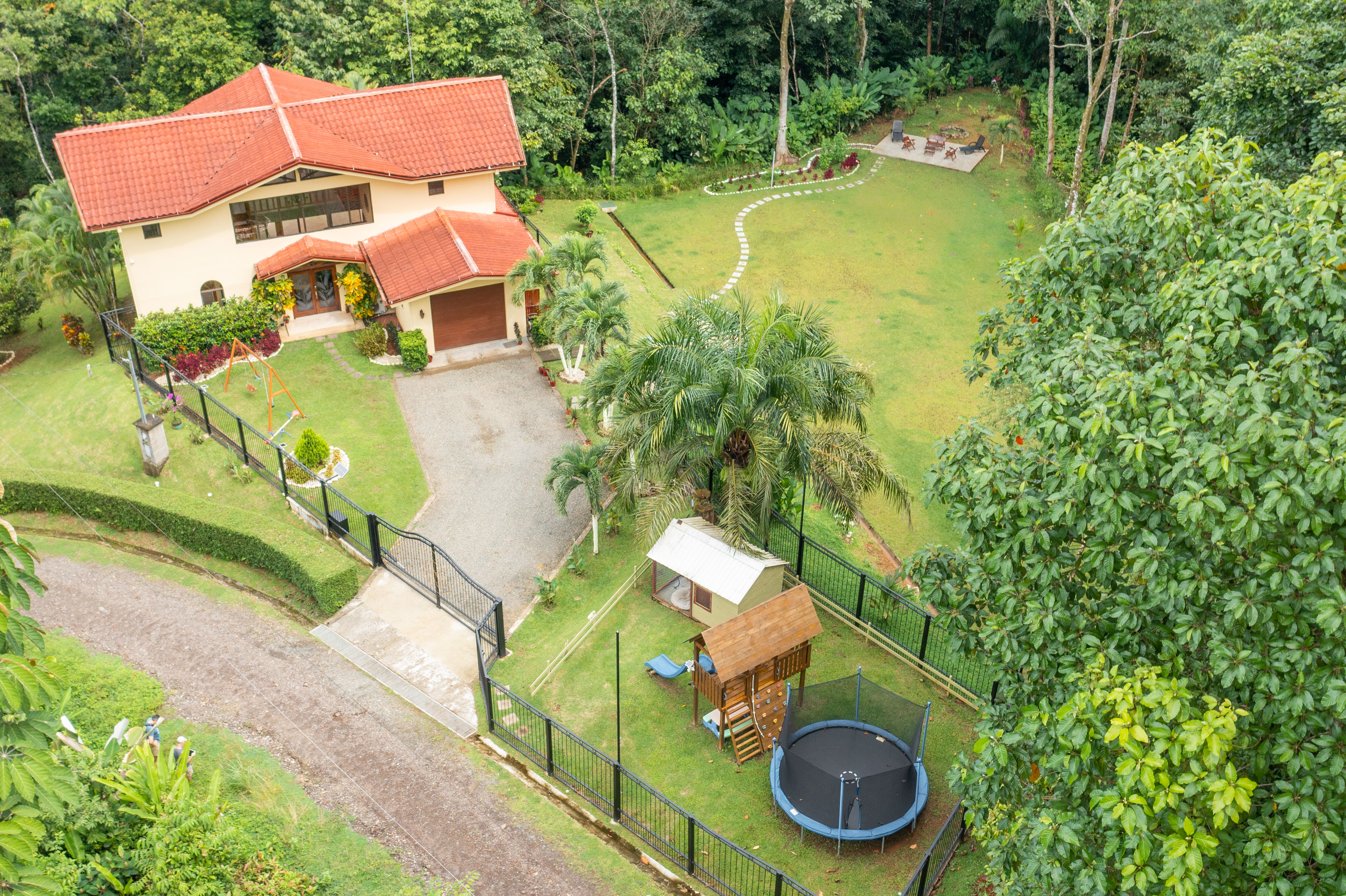 3 bed Single Family Homes For Sale in Quepos, Puntarenas - thumb 9