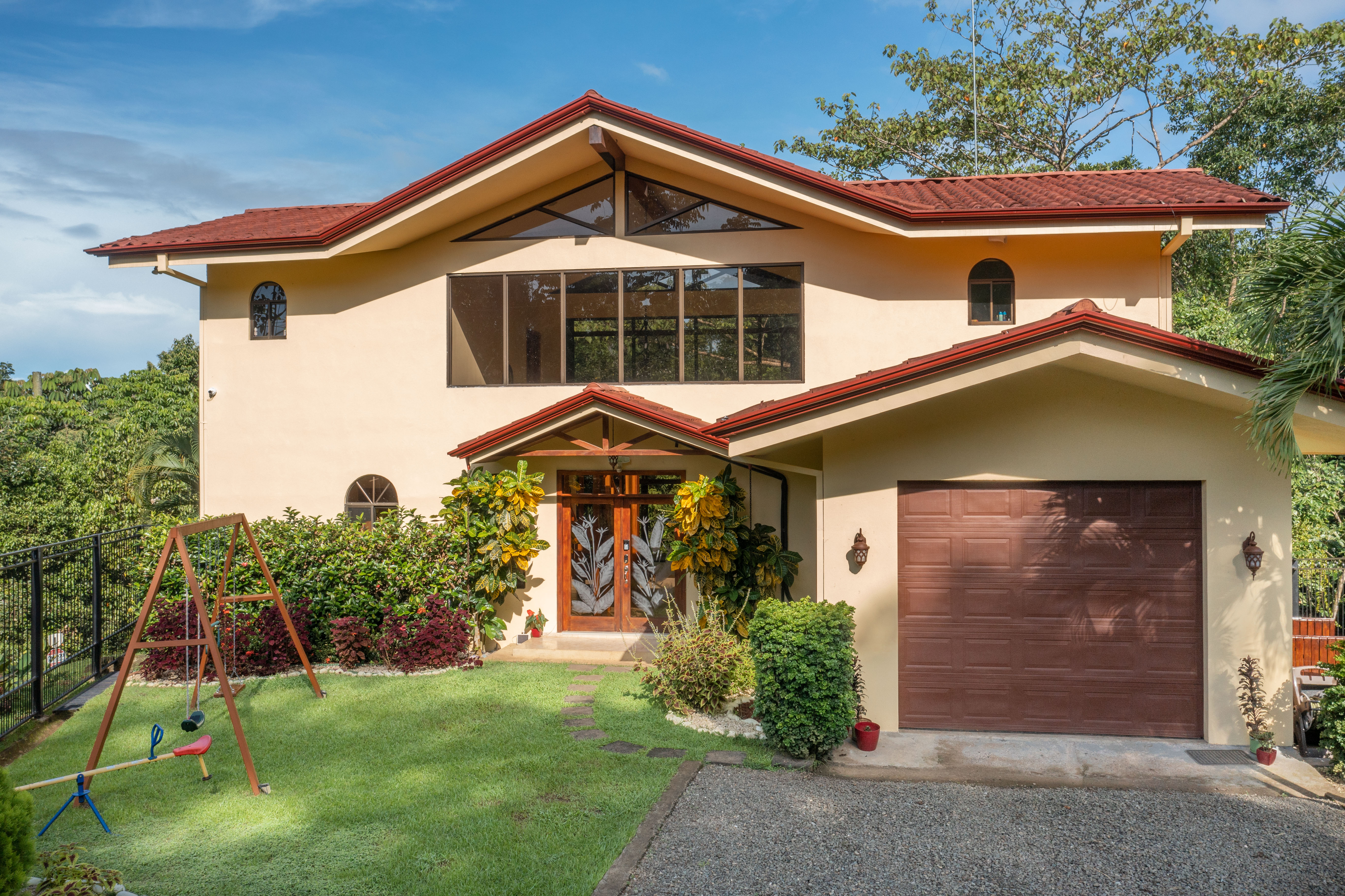 3 bed Single Family Homes For Sale in Quepos, Puntarenas - thumb 1
